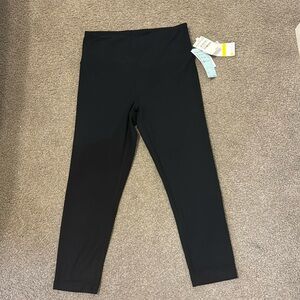 Black Zella Studio Lite Crop Leggings Size M NWT
